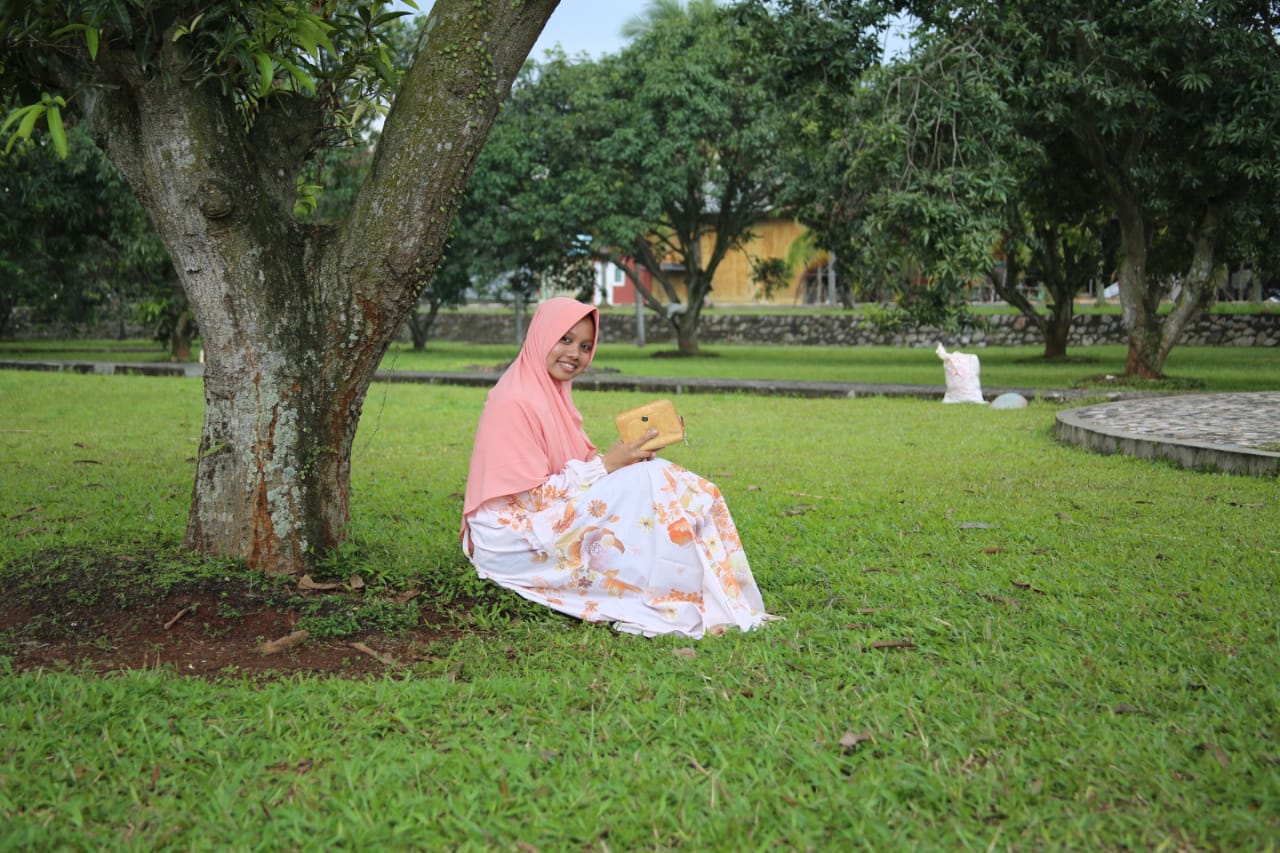 ziha - P 27. نزيها مطيعة